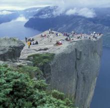 Destinos crucero: Stavanger, escala obligada de los fiordos noruegos Preikestolen